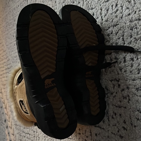 Sorel Snow Boots - Picture 3 of 3